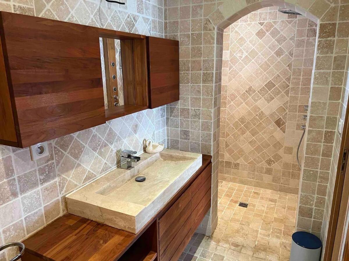 Saint-Laurent D'Aigouze : Appartement Avec Jardin المظهر الخارجي الصورة